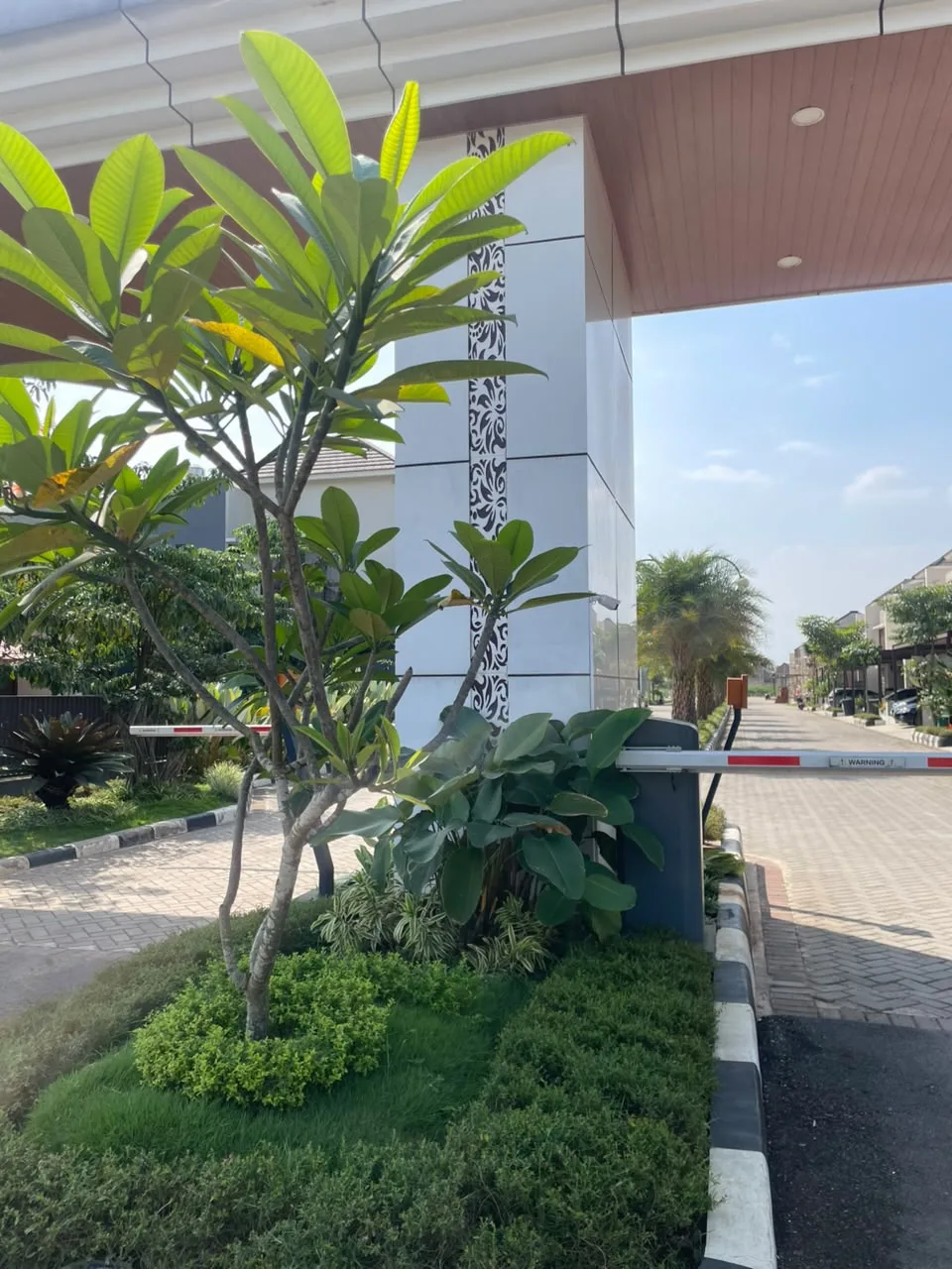 Automatic gate system di gerbang GPA The Luxury